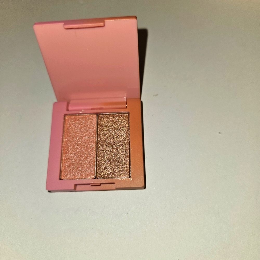 F.A.R.A.H Dual Eyeshadow in Forget Me Not and Nectar